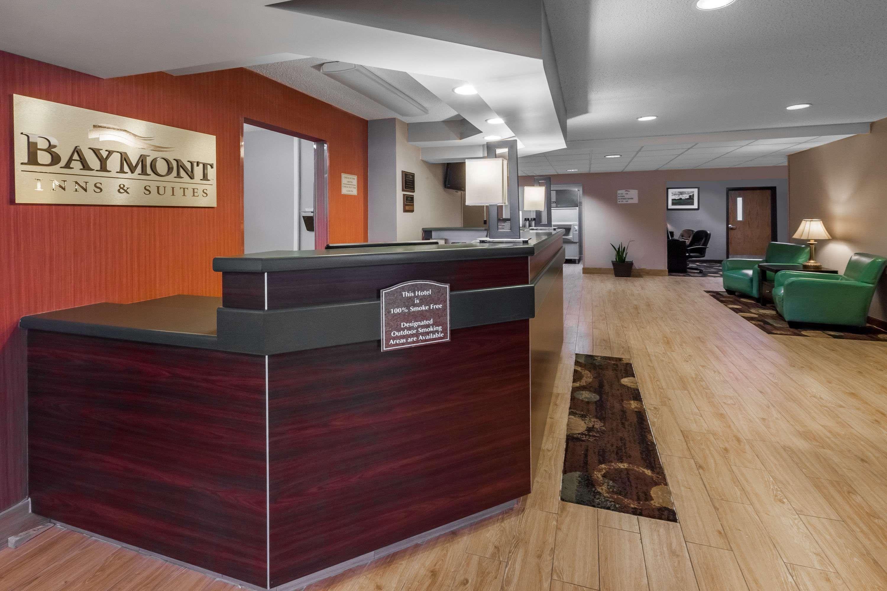 Baymont By Wyndham Gaylord Hotel Exterior photo